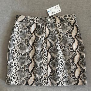 Cloud Ten mini skirt